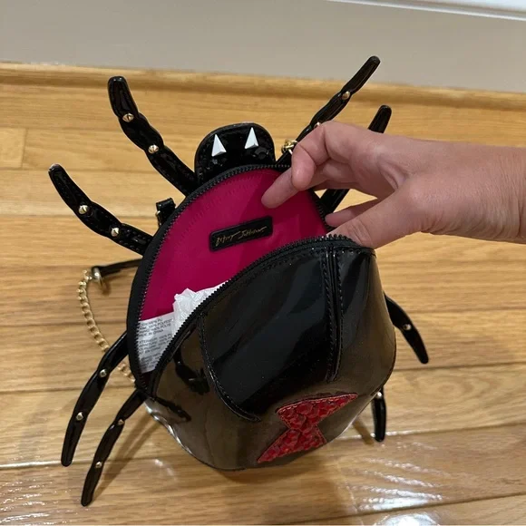 NWT Betsey Johnson Black Spider Shoulder Bag - Picture 4 of 10